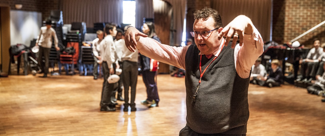 Leading Boys School, brighton grammar, Drama Teacher, Myles Collins Teaching Middle school Drama Class