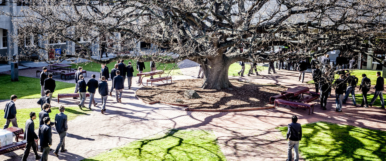 Leading Boys Private School in melbourne, Brighton Grammar Senior School Boys in Quad